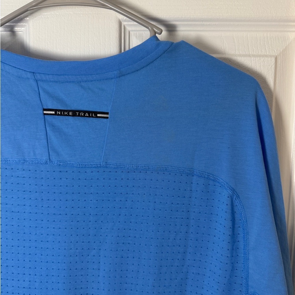 Nike Men's Solar Chase Dri-FIT ADV Short Sleeve Running Shirt color Blue -size L - Picture 3 of 4